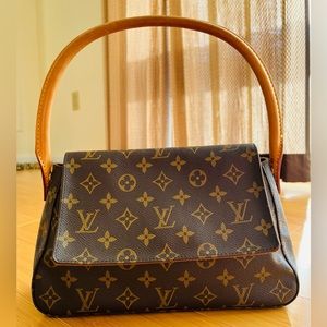 Louis Vuitton Authentic Looping PM Monogram
